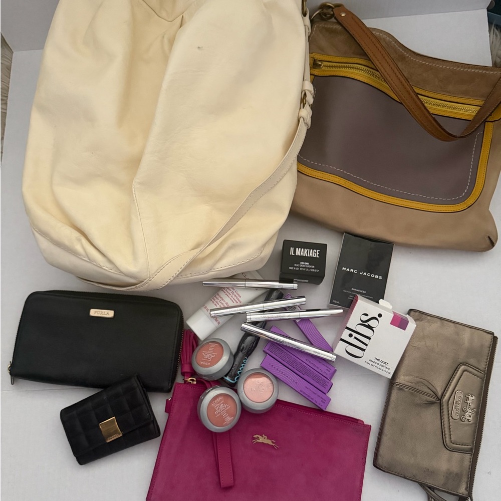 Women's Cream Leather Shoulder Bag - Unbranded